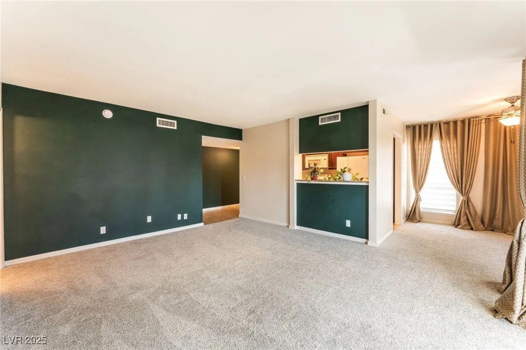 2866 Loveland, Las Vegas, NV 89109