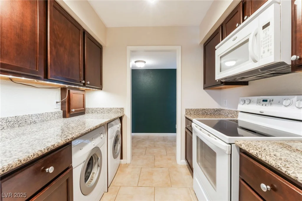 2866 Loveland, Las Vegas, NV 89109