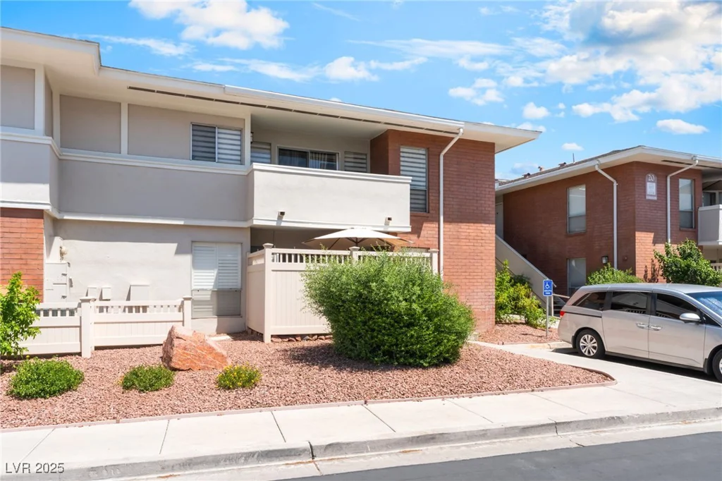 2866 Loveland, Las Vegas, NV 89109