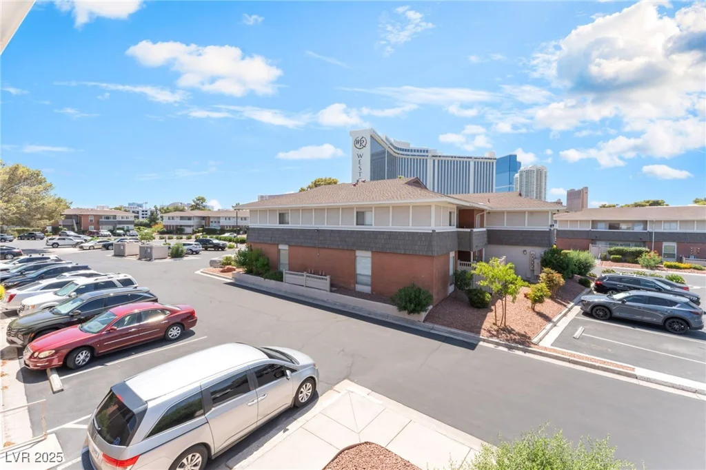 2866 Loveland, Las Vegas, NV 89109