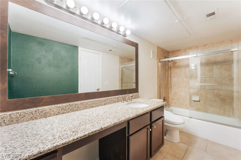 2866 Loveland, Las Vegas, NV 89109