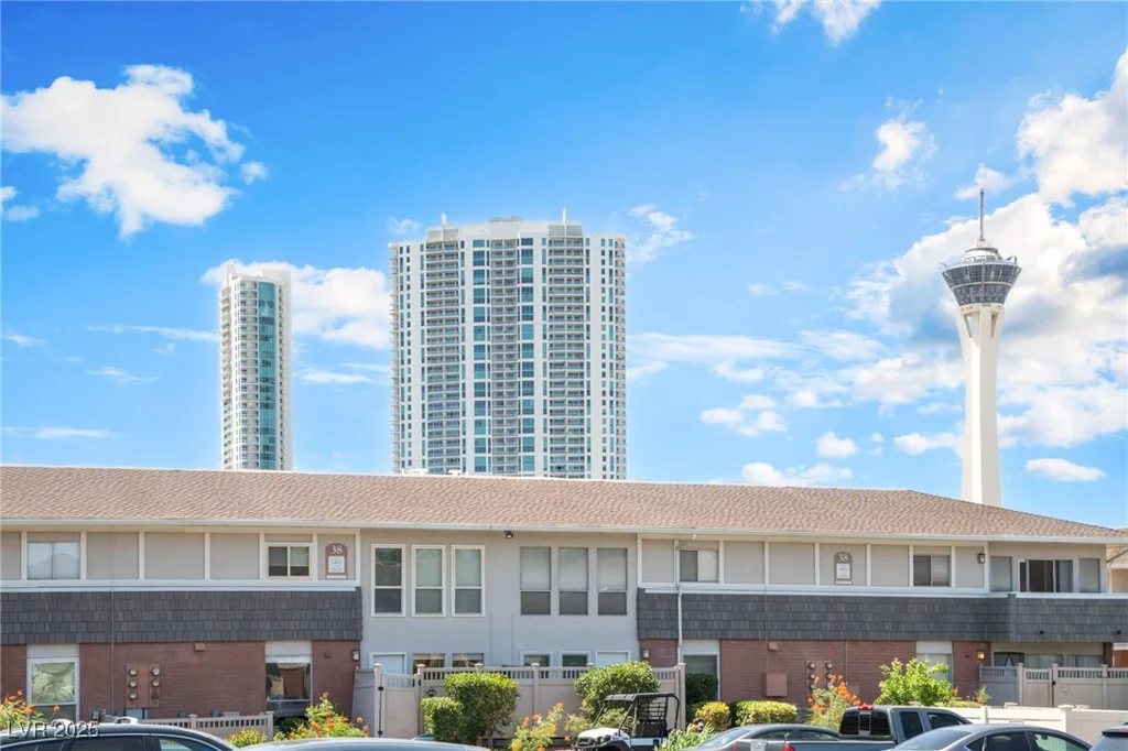 2866 Loveland, Las Vegas, NV 89109