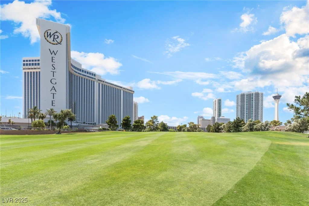 2866 Loveland, Las Vegas, NV 89109