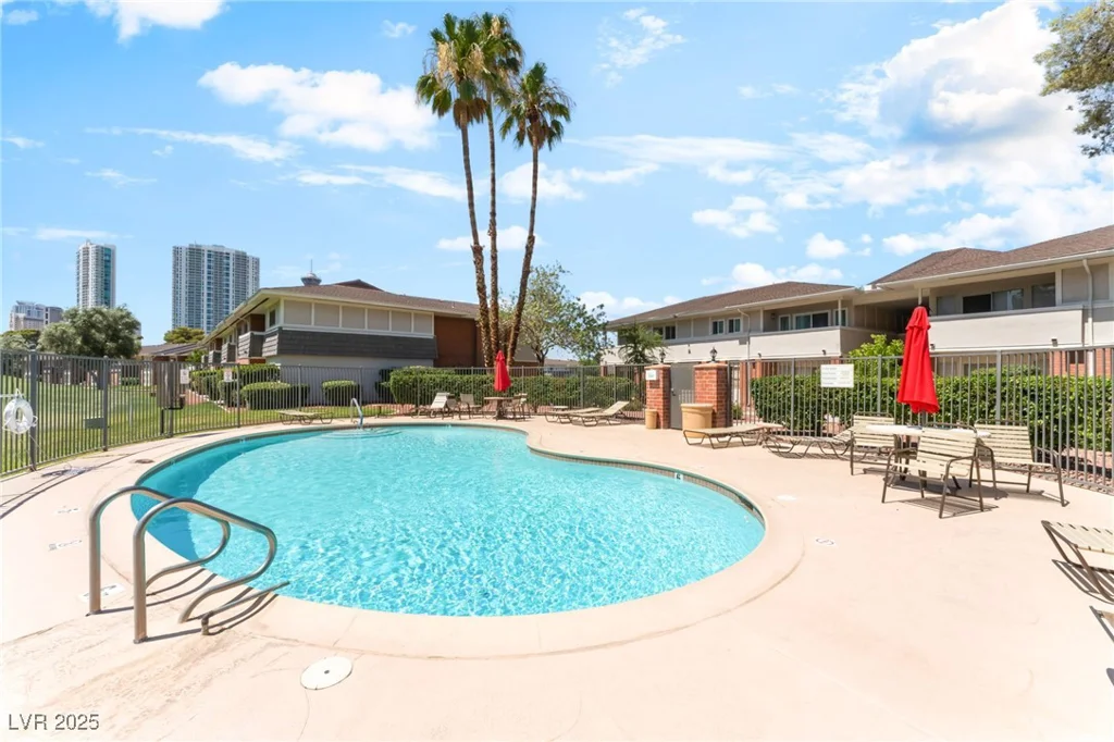 2866 Loveland, Las Vegas, NV 89109