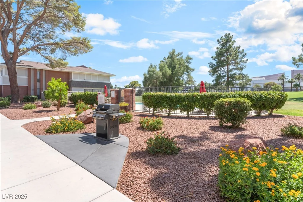 2866 Loveland, Las Vegas, NV 89109