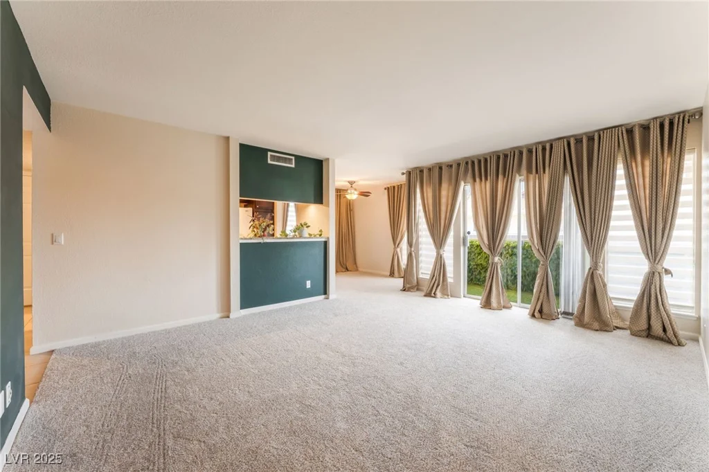 2866 Loveland, Las Vegas, NV 89109