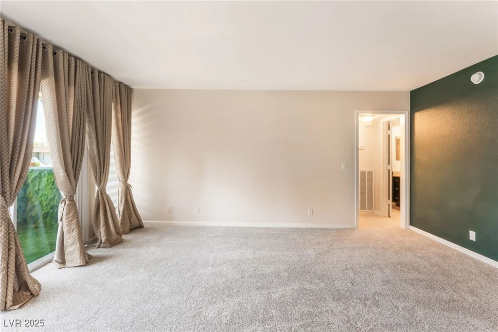 2866 Loveland, Las Vegas, NV 89109
