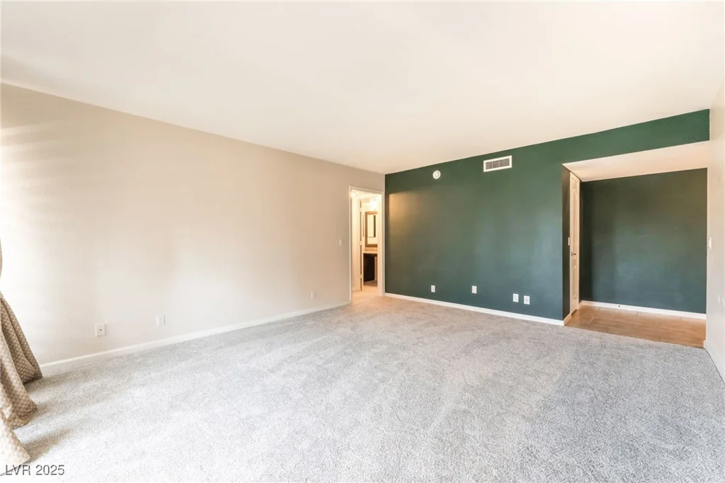 2866 Loveland, Las Vegas, NV 89109