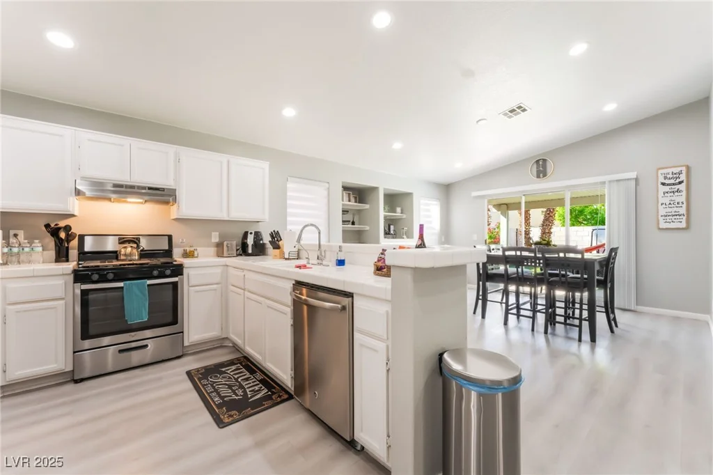 517 Casa Del Norte, North Las Vegas, NV 89031