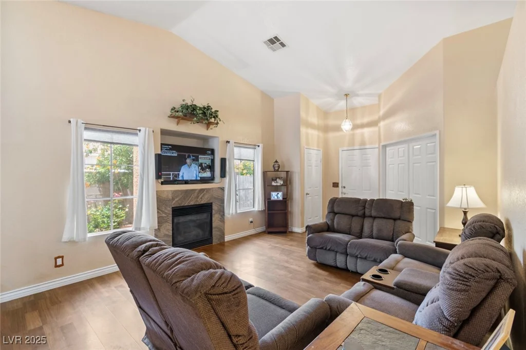 9329 Mountain Cliffs, Las Vegas, NV 89129
