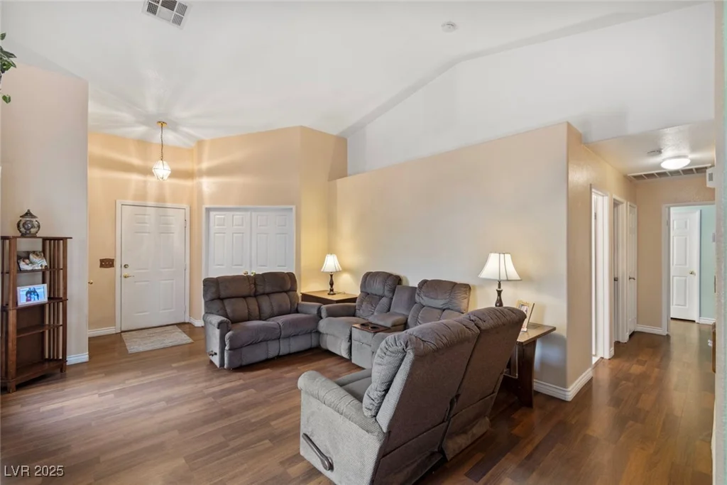 9329 Mountain Cliffs, Las Vegas, NV 89129