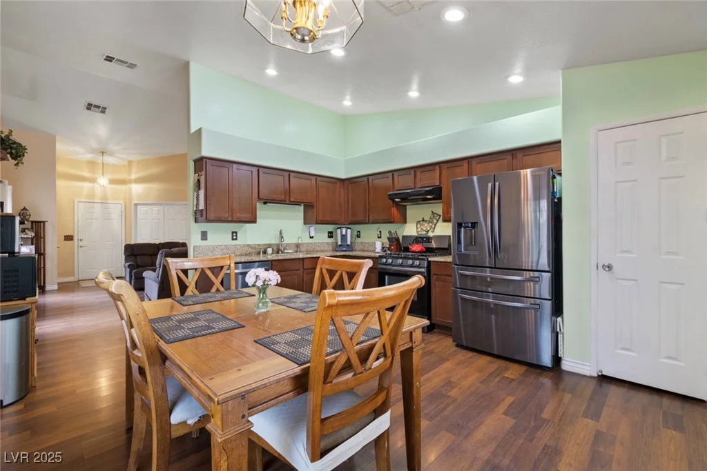 9329 Mountain Cliffs, Las Vegas, NV 89129