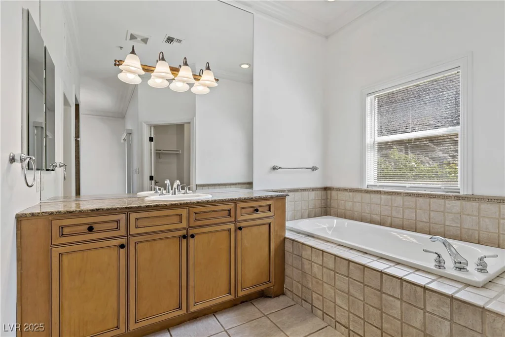 12 Strada Di Circolo, Henderson, NV 89011