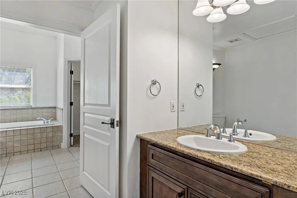 12 Strada Di Circolo, Henderson, NV 89011