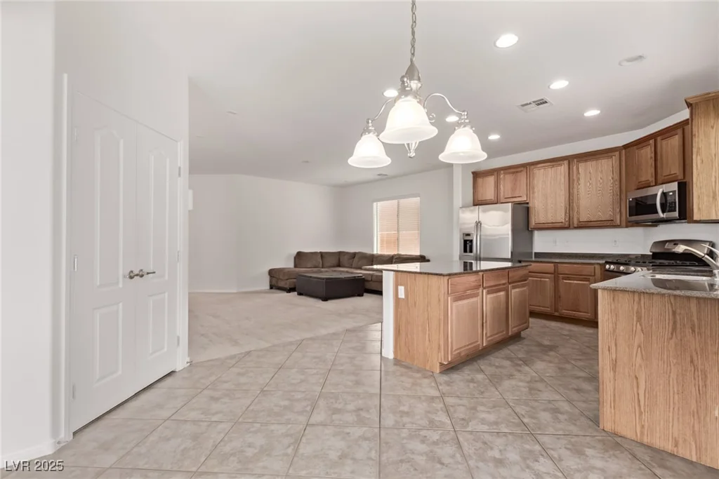 7325 Perkins Hill, Las Vegas, NV 89166
