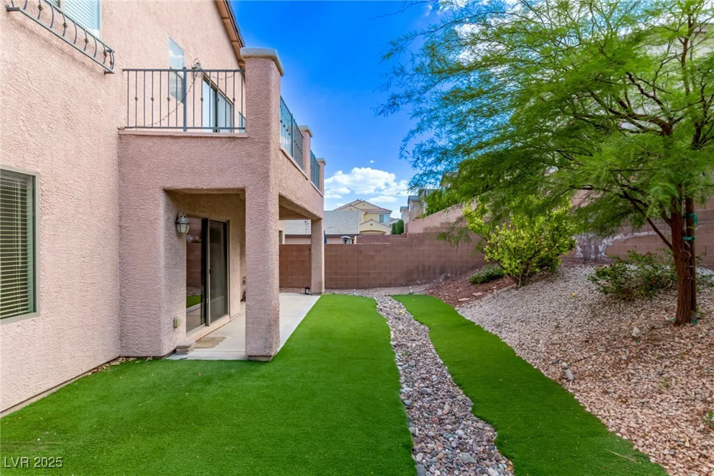 7325 Perkins Hill, Las Vegas, NV 89166