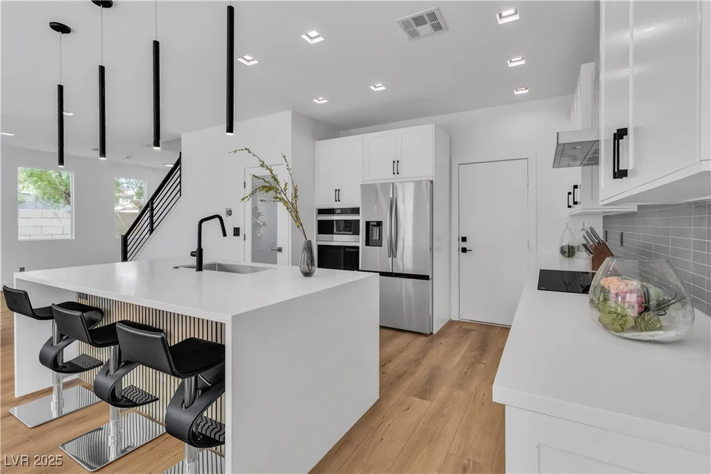 9713 Kampsville, Las Vegas, NV 89148
