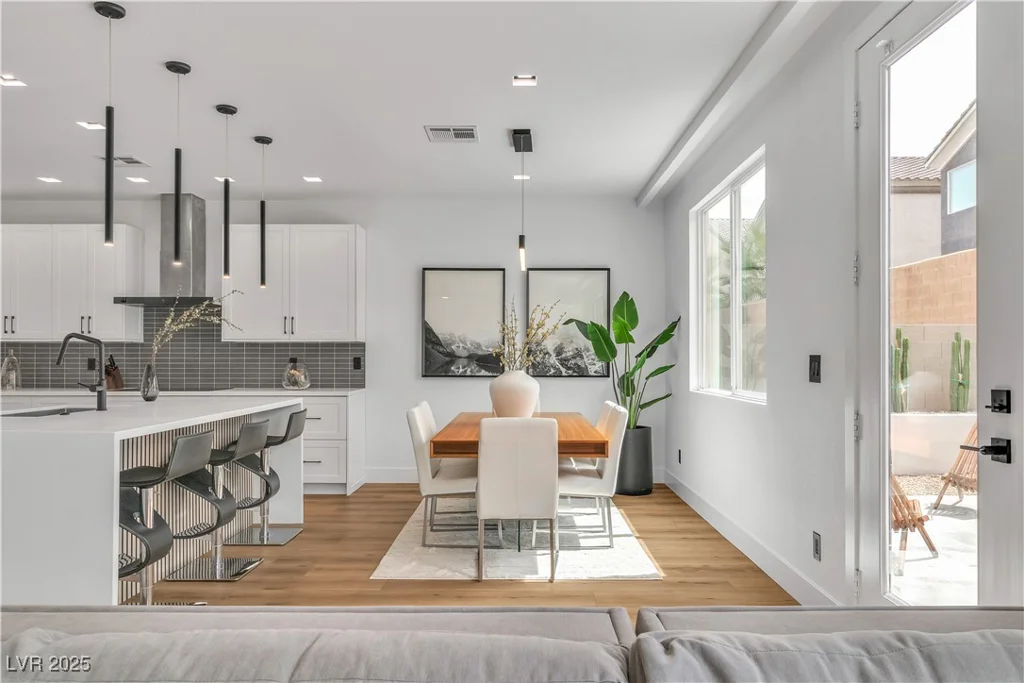 9713 Kampsville, Las Vegas, NV 89148