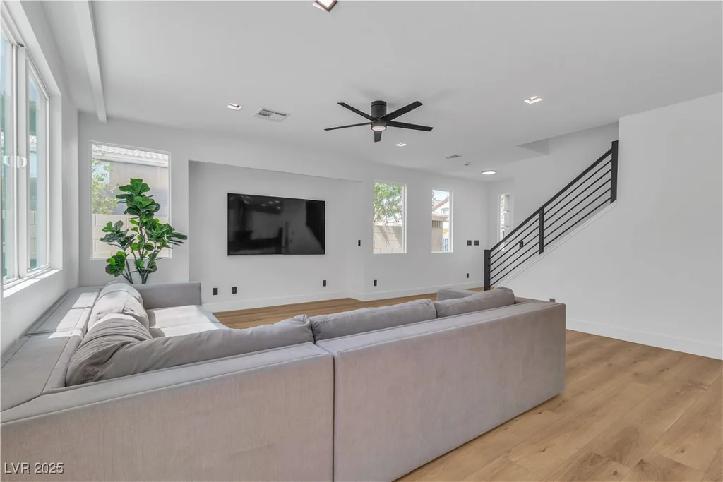 9713 Kampsville, Las Vegas, NV 89148