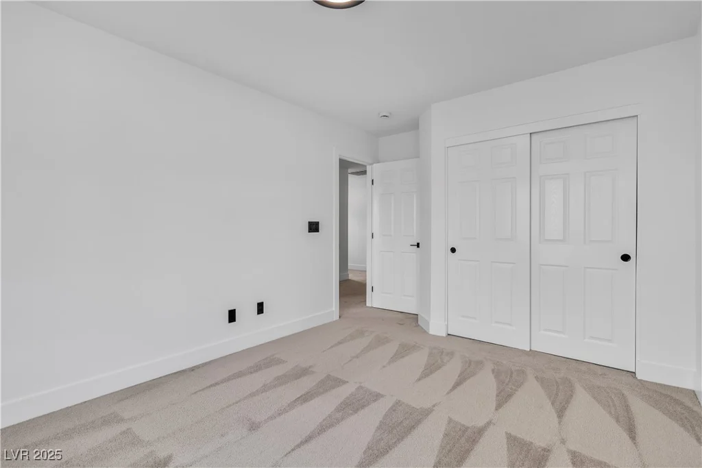 9713 Kampsville, Las Vegas, NV 89148