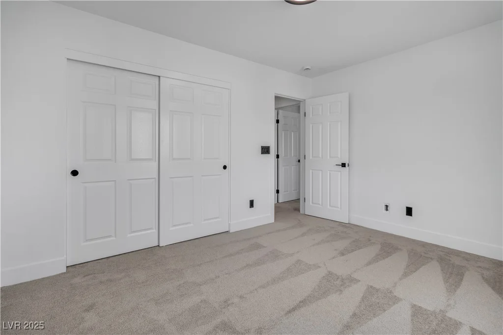 9713 Kampsville, Las Vegas, NV 89148
