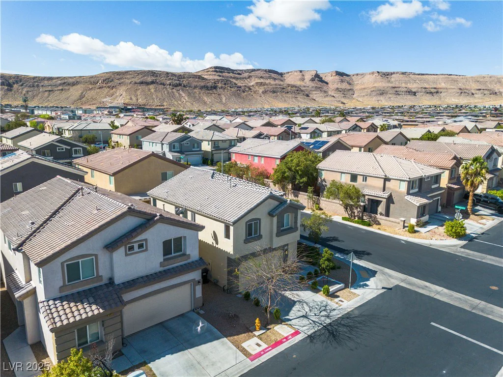 9713 Kampsville, Las Vegas, NV 89148