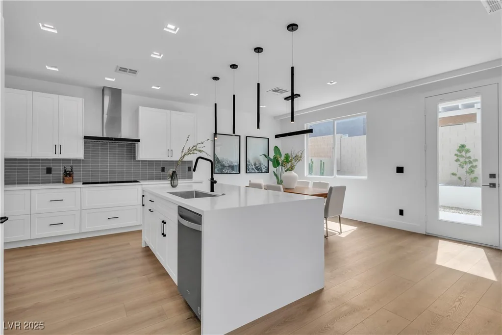 9713 Kampsville, Las Vegas, NV 89148