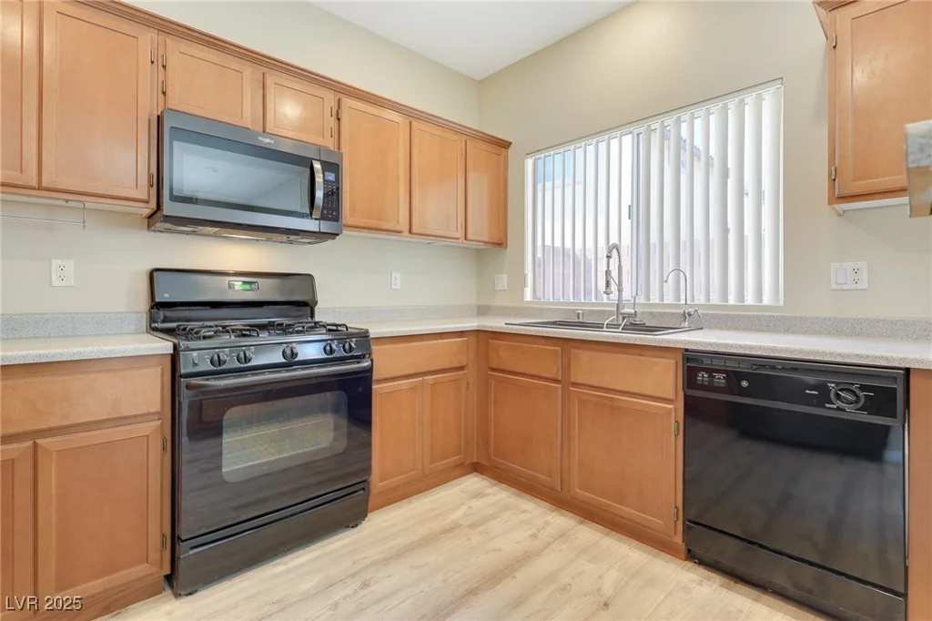 928 Shades End, North Las Vegas, NV 89081