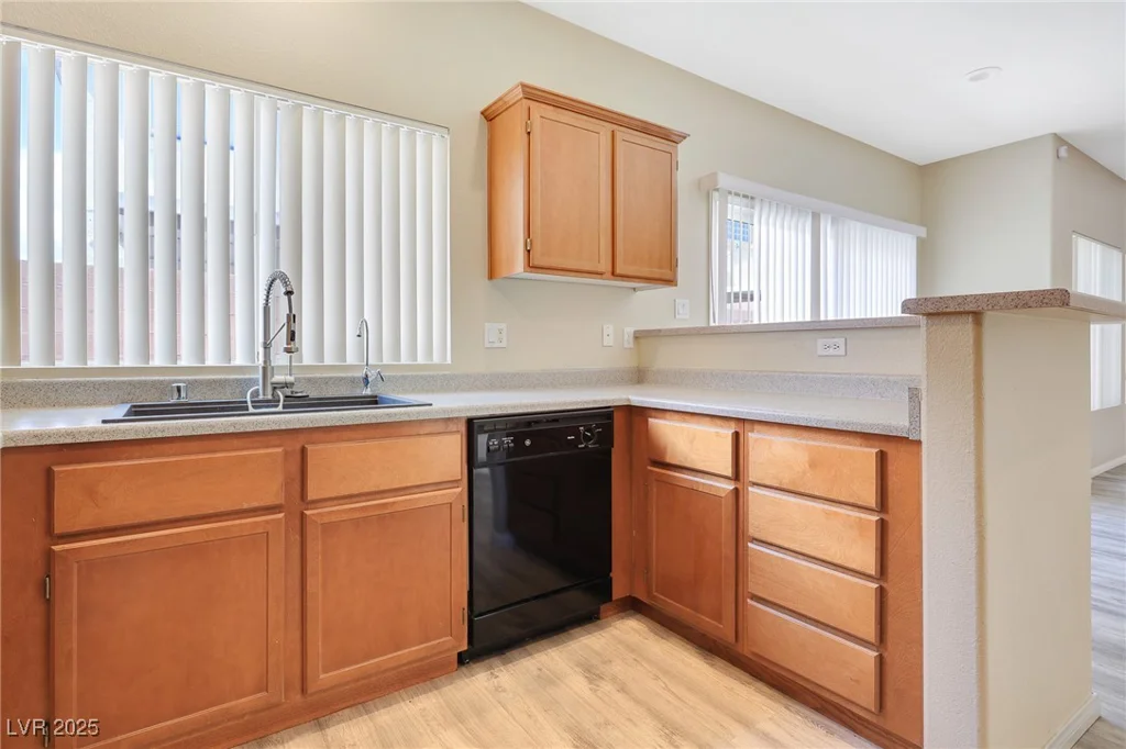 928 Shades End, North Las Vegas, NV 89081