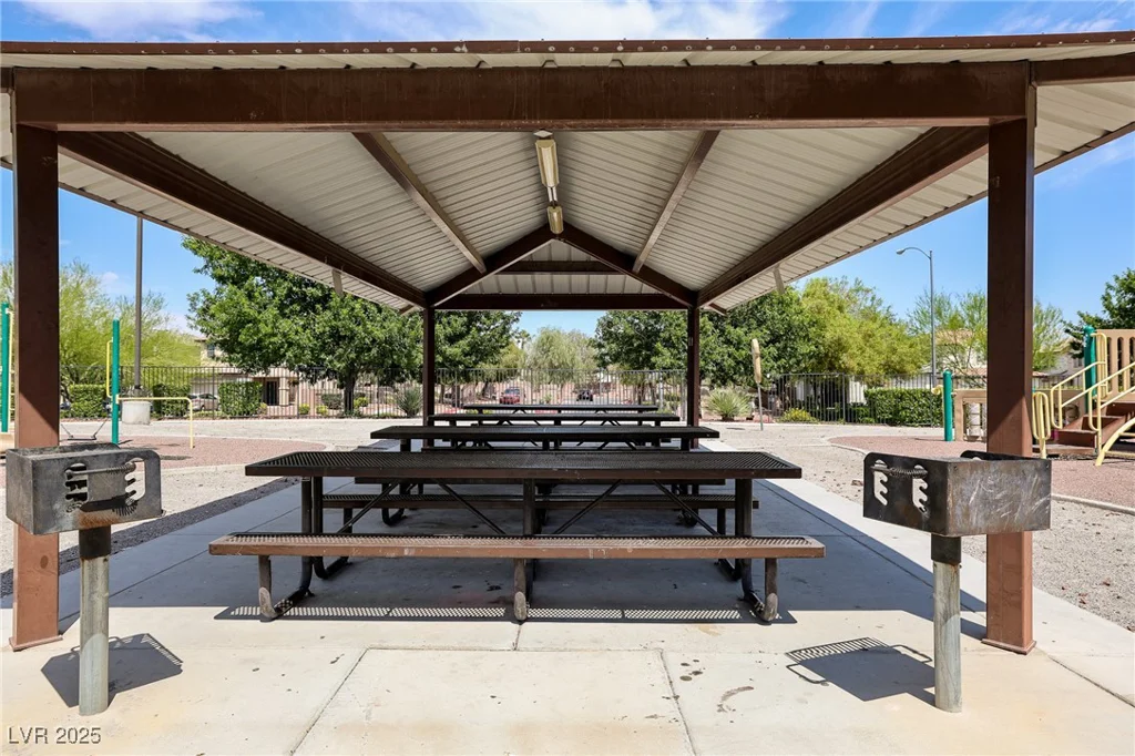 928 Shades End, North Las Vegas, NV 89081