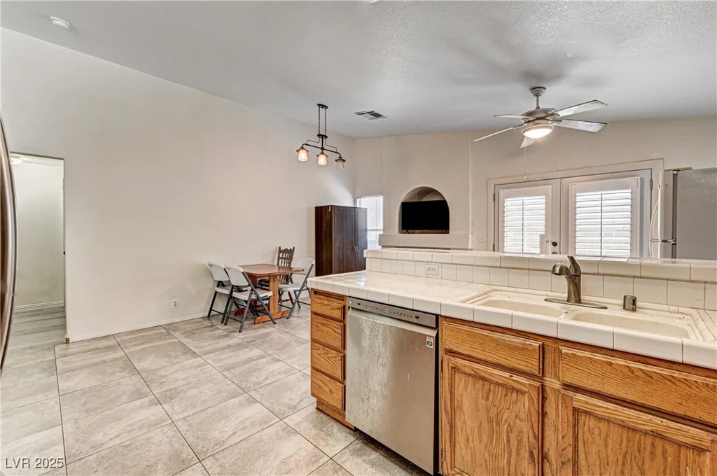 931 Highland Trails, Henderson, NV 89015