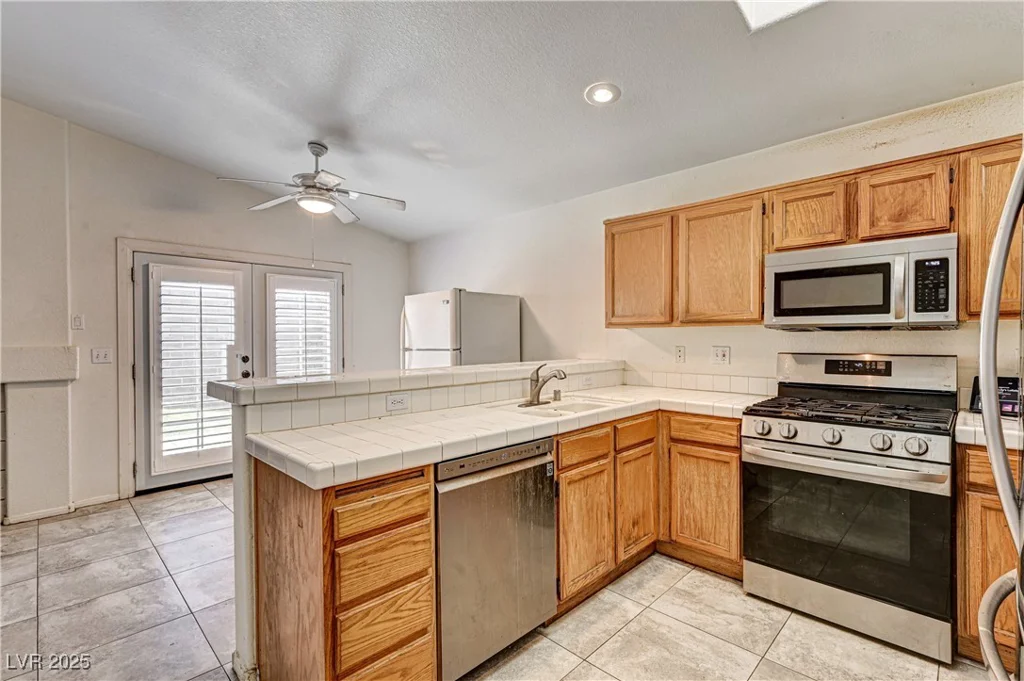 931 Highland Trails, Henderson, NV 89015