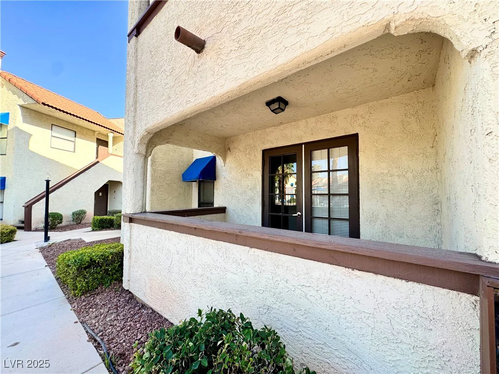 6137 Oakey, Las Vegas, NV 89146