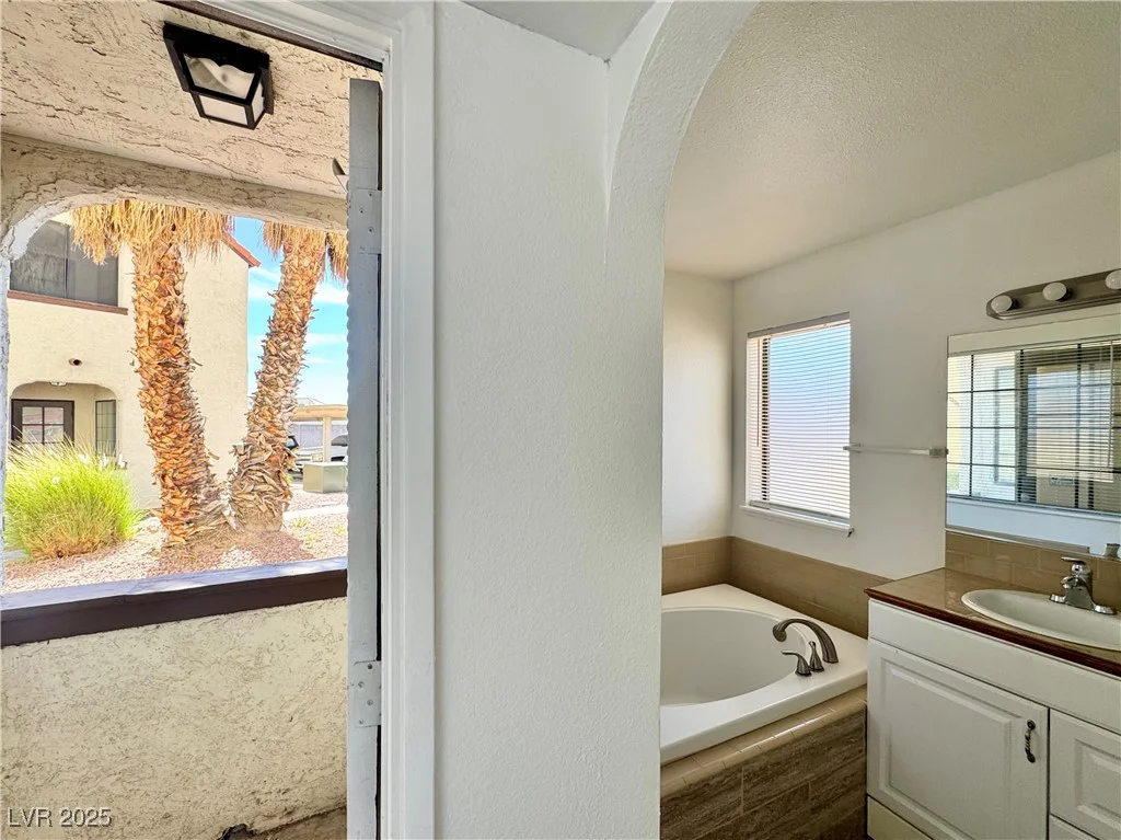 6137 Oakey, Las Vegas, NV 89146