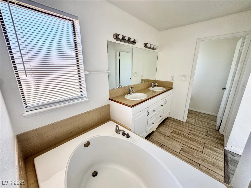 6137 Oakey, Las Vegas, NV 89146