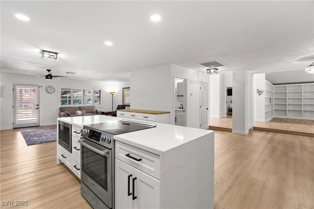 1990 Freeman, Henderson, NV 89014