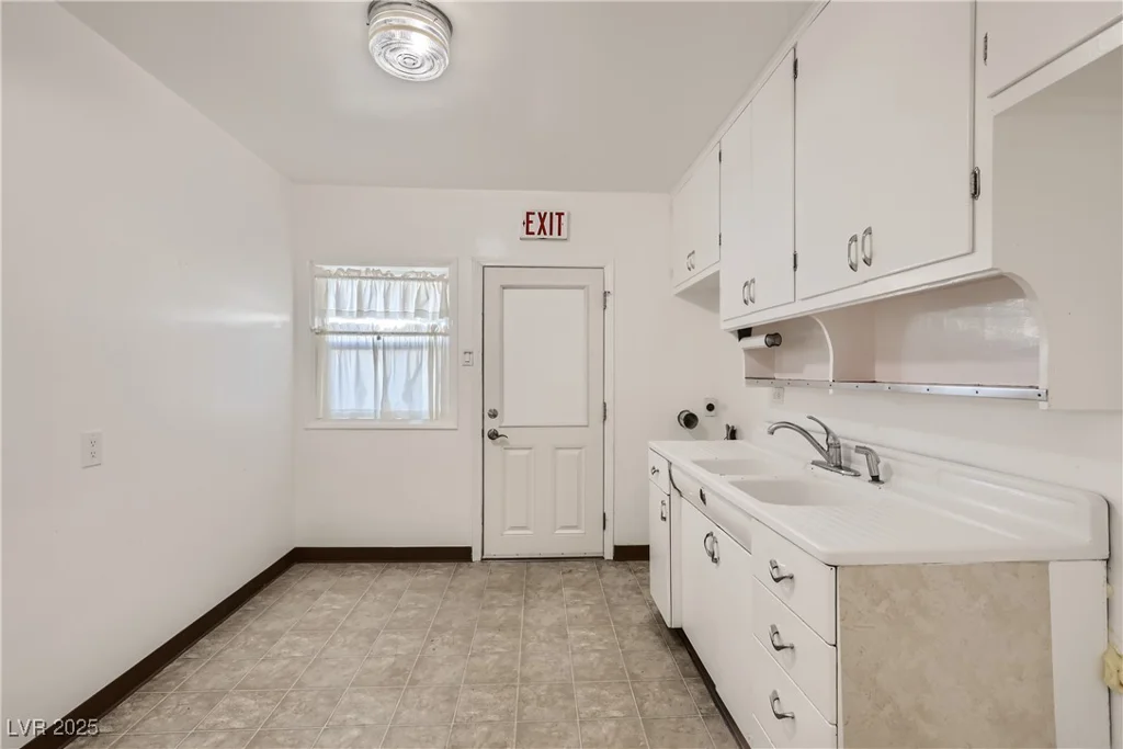 103 Victory, Henderson, NV 89015