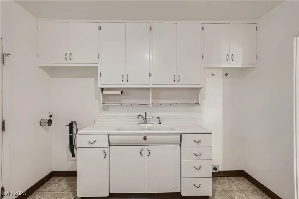 103 Victory, Henderson, NV 89015