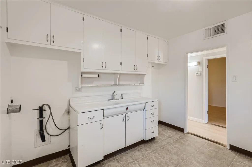 103 Victory, Henderson, NV 89015