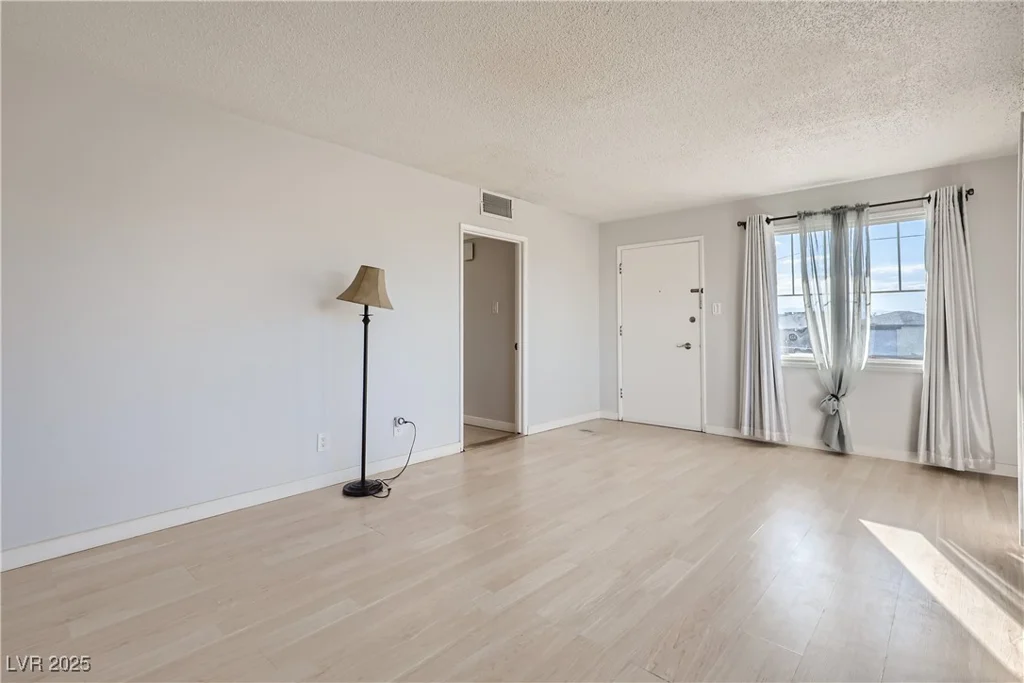 103 Victory, Henderson, NV 89015