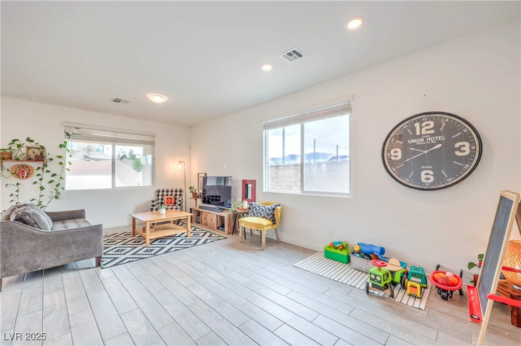 7045 Judith River, North Las Vegas, NV 89084