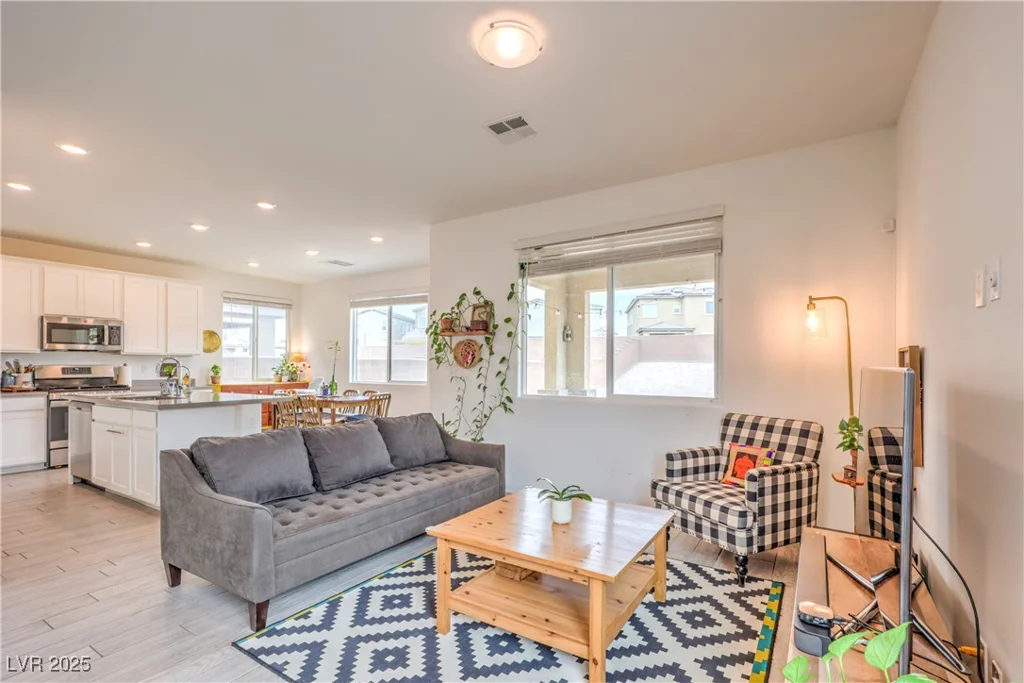 7045 Judith River, North Las Vegas, NV 89084