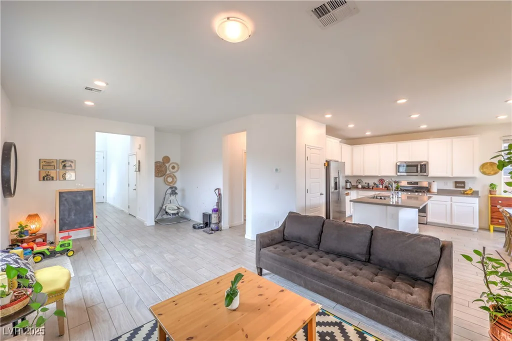 7045 Judith River, North Las Vegas, NV 89084
