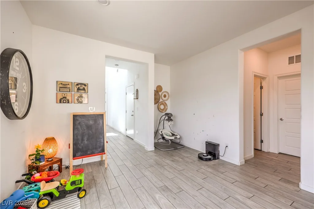 7045 Judith River, North Las Vegas, NV 89084