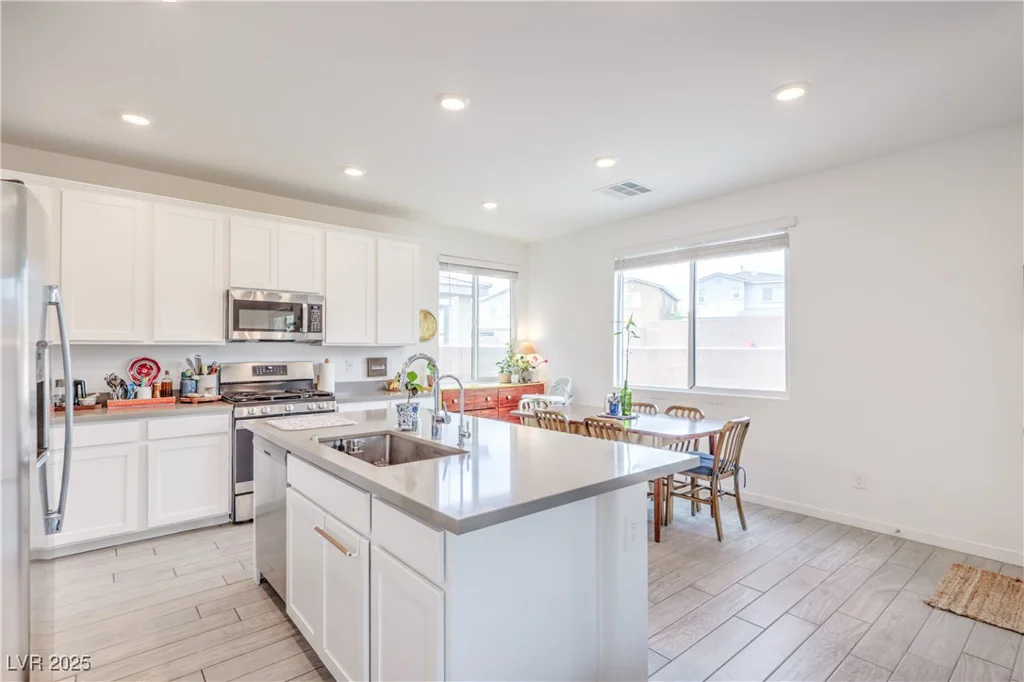 7045 Judith River, North Las Vegas, NV 89084