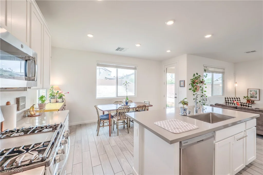 7045 Judith River, North Las Vegas, NV 89084