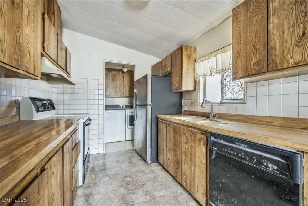 960 Third, Pahrump, NV 89048