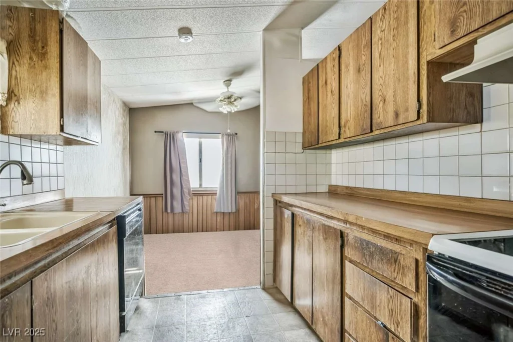 960 Third, Pahrump, NV 89048