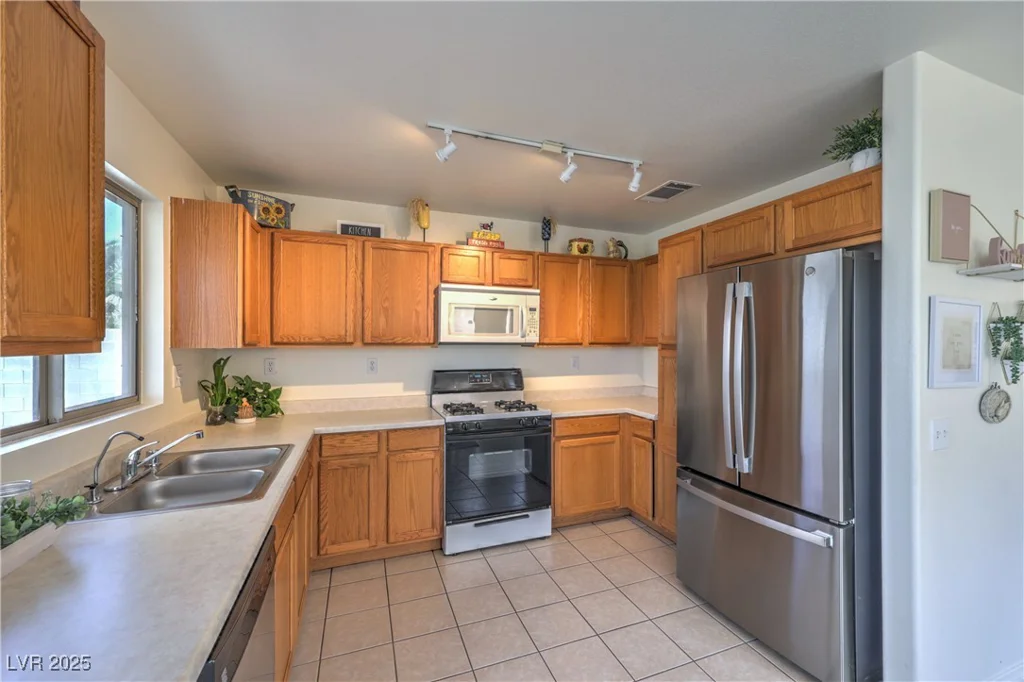2595 Amber Crest, Las Vegas, NV 89142