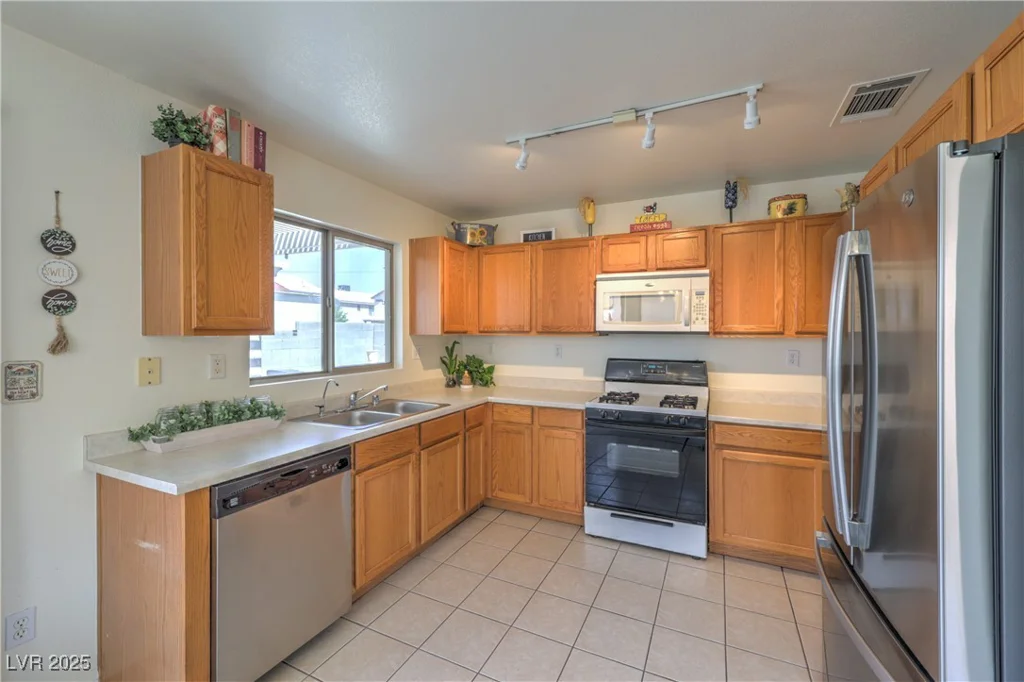 2595 Amber Crest, Las Vegas, NV 89142